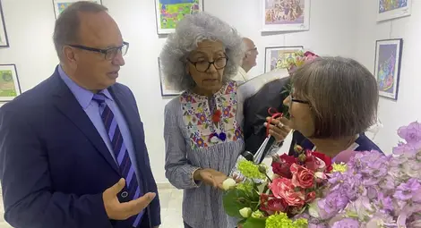 Деца от румънския град Корбени представиха погледа си за света в Русе. Техни рисунки могат да бъдат разгледани в Екомузея Деца от румънския град Корбени представиха погледа си за света в Русе. Техни рисунки могат да бъдат разгледани в Екомузея