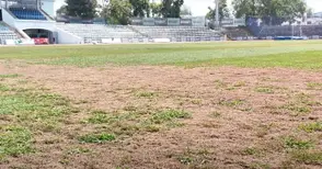 Дузпа: За изгорялата трева на Градския стадион и сезирането - късно е, либе, за китка