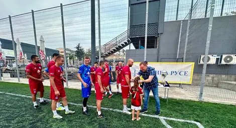 ФК &bdquo;Металпласт Инженеринг&ldquo; триумфира с &bdquo;Купата на кмета&ldquo; в деветото градско първенство по мини футбол в Русе