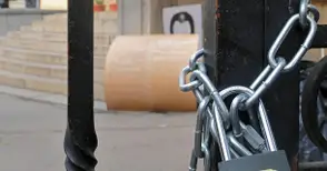 Отпускарският сезон удари ключа на кметството в Мартен