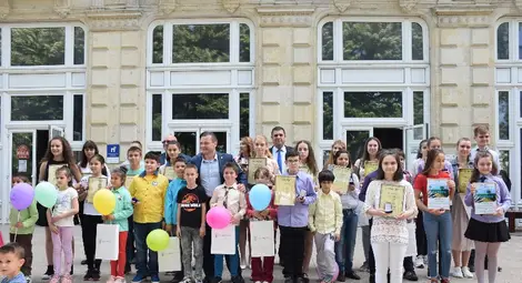 Наградиха 40 отличници  и даровити млади таланти