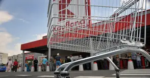 „Кауфланд“ не пуска в магазина без колички, които се дезинфекцират само сутрин в 