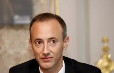 Министър Вълчев: Няма да отменяме програмата по история за X клас