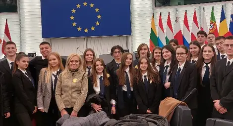 Наградени ученици на посещение  в Европейски парламент в Страсбург