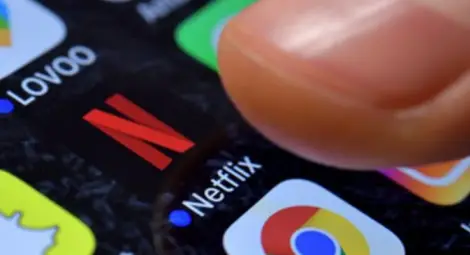 Срив на акциите на Netflix с над 30% след изненадващ спад на абонатите на стрийминг платформата Срив на акциите на Netflix с над 30% след изненадващ спад на абонатите на стрийминг платформата