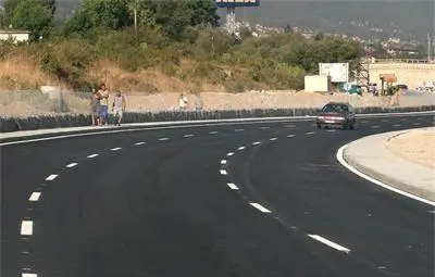 Кола се е завъртя в скоростната лента на &bdquo;Хемус&rdquo;