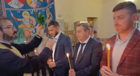 Коалиция ГЕРБ-СДС в Русе откри кампанията си с водосвет на празника Покров Богородичен