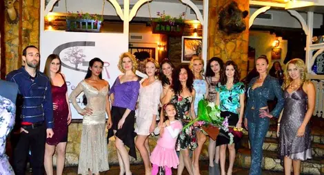 Млади актьори, топмодели и Мисис България 2008 представиха в София колекции от Парижкото Прет-а-порте