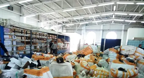 18 935 &bdquo;маркови&ldquo; дрехи, чанти и маратонки задържаха митнически служители на Дунав мост 2 /галерия/