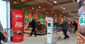 Олиото и брашното са  най-търсени в магазините