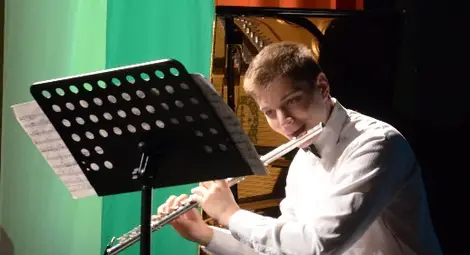 Министър Боил Банов връчи отличие на младия флейтист Димитър Димитров