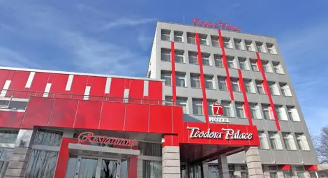 Хотелите наваксаха резкия спад на приходите