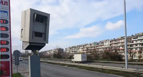 Шофьор не успя да заобиколи с давност глоба за висока скорост по бул.&ldquo;България&ldquo;