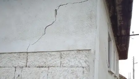 Спукан водопровод нацепи къщи в Басарбово