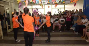 21 абитуриенти се  разделиха с общежитието