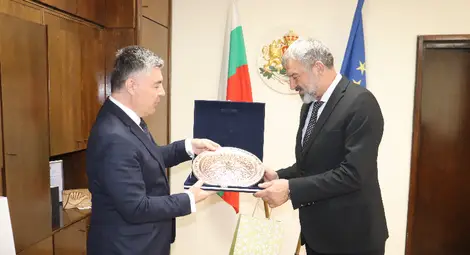 Генералният консул на Турция в Бургас Толга Оркун гостува в Русе по покана на областния управител Драгомир Драганов