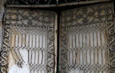 Кметът Пенчо Милков готви дело за делба на Старата полиция