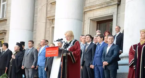 Игнат Канев към студентите: В този свят конкуренцията е огромна и трябва много, много да се учи