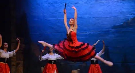 Примата Весела Василева спасява спектакъла &bdquo;Дон Кихот&ldquo; с мъчителни болки в крака