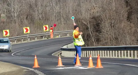 Полагат перлена маркировка на кръстовищата по пътя Русе-Бяла