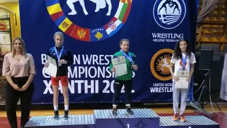 Русе и Сливо поле с медали от балканско по борба