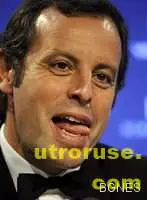  Президентът на Барса се скри от журналисти в женска тоалетна  /видео/