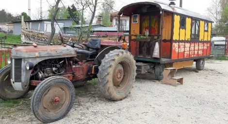 Французин обикаля света с трактор с 25 км в час Французин обикаля света с трактор с 25 км в час