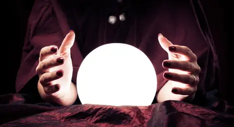 Осъдиха гадателка за неплатени данъци Осъдиха гадателка за неплатени данъци