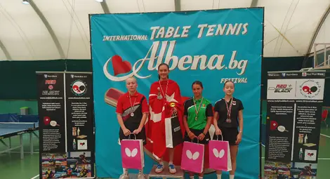 Отлично представяне на младите русенски тенисисти на маса на турнир в Албена