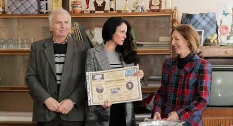 Връчване на Почетно отличие „Хаджи Трифон Тодоранов и Ангелина хаджи Трифон Тодоранова“ на г-жа Миглена Вашкова (в средата). Връчване на Почетно отличие „Хаджи Трифон Тодоранов и Ангелина хаджи Трифон Тодоранова“ на г-жа Миглена Вашкова (в средата).