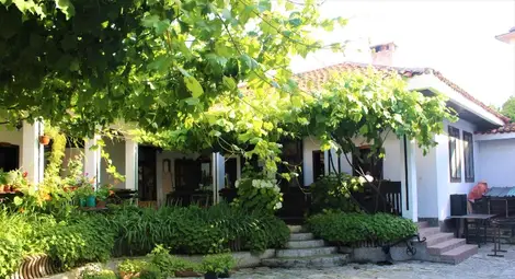 Задругата на майсторите кани на Петковденската си изложба Задругата на майсторите кани на Петковденската си изложба