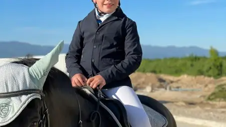 Боян Станков грабна три първи места на турнир по прескачане на препятствия