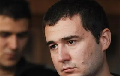 Двойният убиец от "Соло" се крие с пари от имоти на баща си