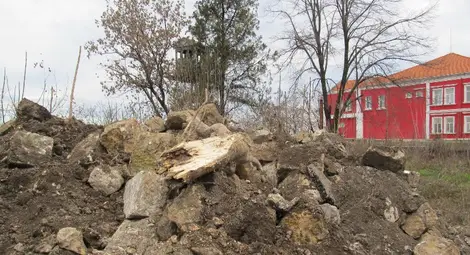 Своеволие унищожи непроучени части от Сексагинта Приста