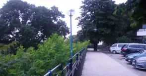 Стари парапети грозно стърчат зад новите по „Придунавски“