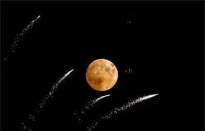 Ярка комета прелита над България днес