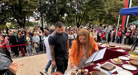 Празникът на торта Гараш събра рекорден брой състезатели в двата конкурса, специалната награда заслужи най-малкият участник &ndash; 12-годишната Александра