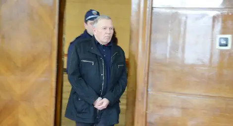 Украинец тръгнал да си купува нова кола с фалшиви евро и долари