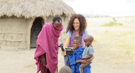 Авторите на &bdquo;Без багаж&ldquo; канят русенци на  цветно пътешествие из дебрите на Африка