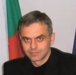 Проф.Велизар Павлов за средното образование и учителската професия. Проф.Велизар Павлов за средното образование и учителската професия.