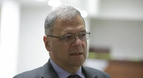  Юлиян Попов