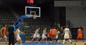 Баскетфедерацията със специално решение след съдийски плач в Русе