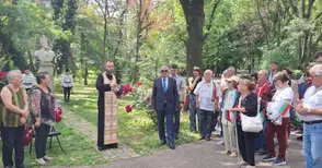 Русенци почетоха Ботев, Левски и  Евлоги и Христо Георгиеви в Букурещ