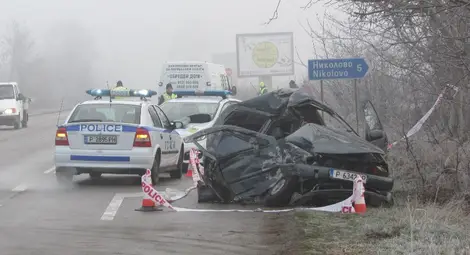 Млада жена загина на място в катастрофа, детето й е в болница