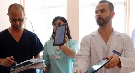 Мобилно приложение на VIVACOM дава дистанционен достъп на лекари до болничния софтуер