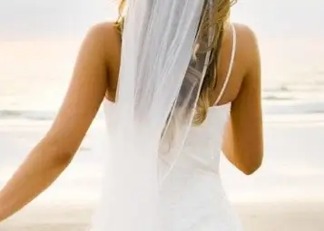 Британка се омъжи за себе си