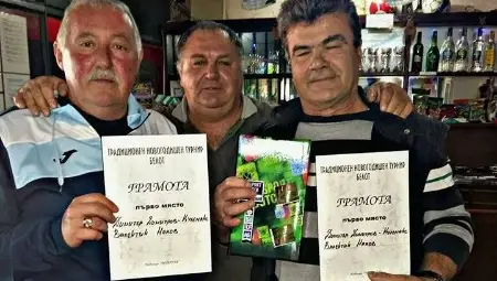 Кулеманса и Наков шампиони на турнир по белот в Кулата