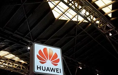 Основателят на "Хуавей": Ще протестирам, ако Китай наложи санкции на "Ейпъл" Основателят на "Хуавей": Ще протестирам, ако Китай наложи санкции на "Ейпъл"