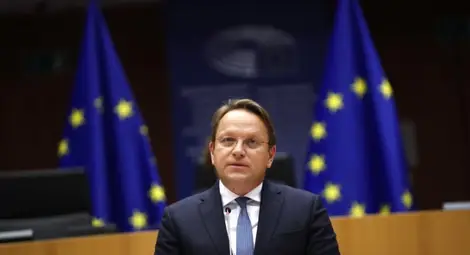 Еврокомисар Вархели идва в София и Скопие за разговори за разширяването