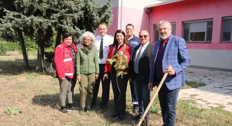 Засадиха дърво на приятелството между Русе и Гюргево  пред Първа пожарна служба
